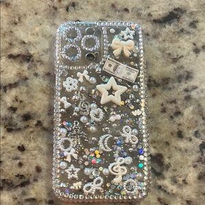 Decorative Silver and White Junk Case